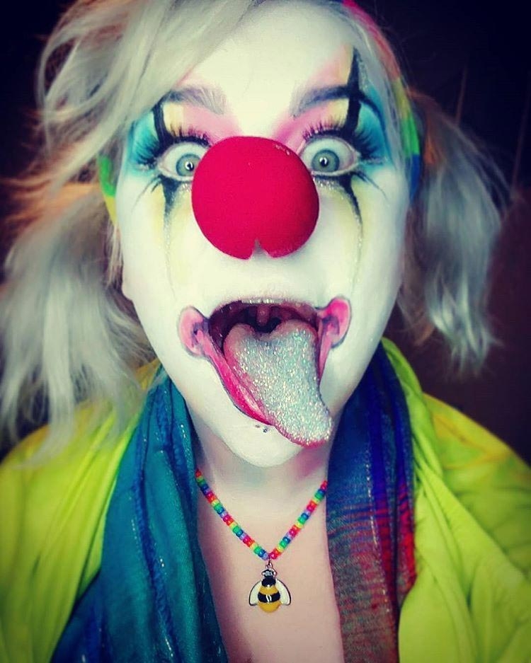 Человек и пароход